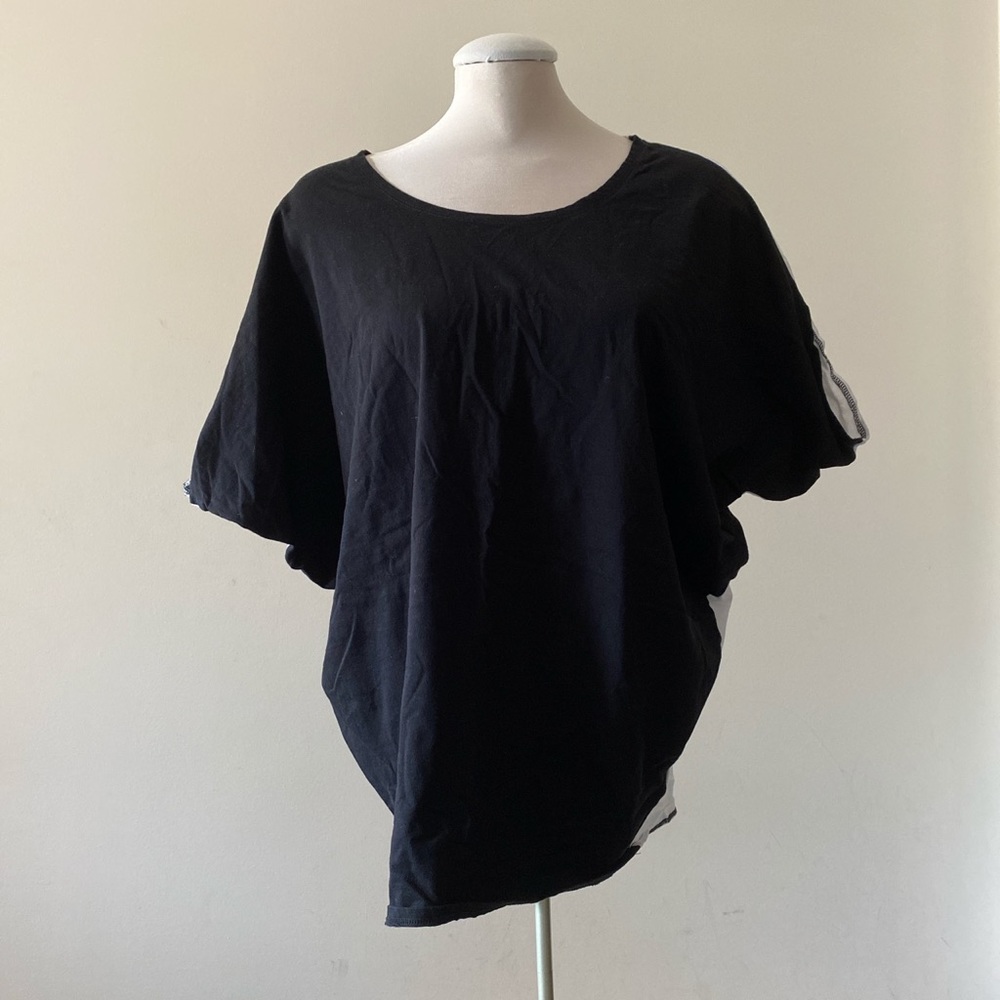 Monochrome blouse